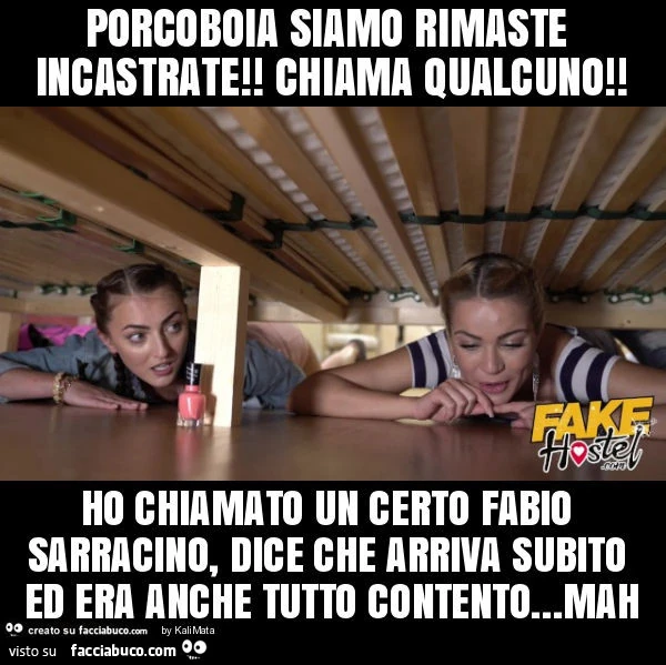 Porcoboia siamo rimaste incastrate! Chiama qualcuno! Ho chiamato un certo fabio sarracino, dice che arriva subito ed era anche tutto contento&hellip; mah