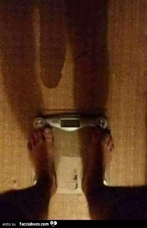 Ombra del pene sulla bilancia
