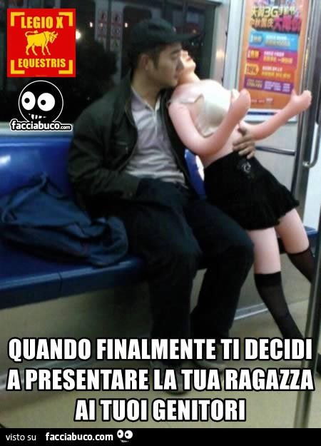 Bambola gonfiabile, quando ti decidi a presentare la tua ragazza ai tupi