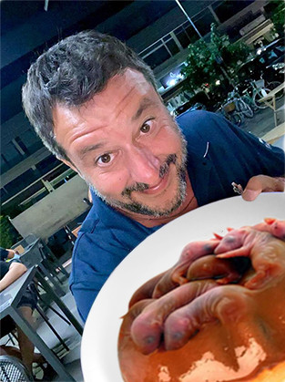 Peperonata? Alle otto del mattino? Mezzogiorno… topi morti?! Salvini topi piatto selfini
