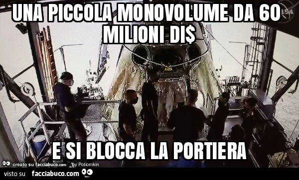 Una piccola monovolume da 60 milioni di$ e si blocca la portiera