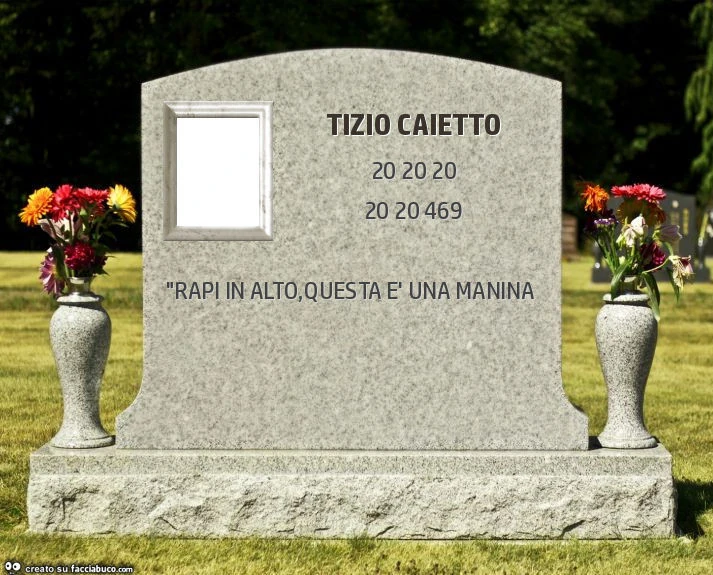 Tizio caietto. "Rapi in alto, questa è una manina