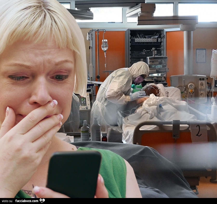 "Signora, facciamo una videochiamata con sua figlia? Vediamo se risponde! Squilla il telefono ed ecco, dall'altro lato della fotocamera, l'immagine di una figlia con occhi lucidi che finalmente, dopo giorni di ricovero, rivede la sua mamma