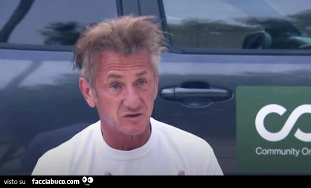 SEAN PENN PAGA I TAMPONI PER I PIù POVERI DI LOS ANGELES La sua associazione arriverà ad effettuare 100mila tamponi al mese. Dall'inizio della diffusione dell'epidemia, sono molti i volti noti che hanno dedicato parte del proprio tempo a dirette