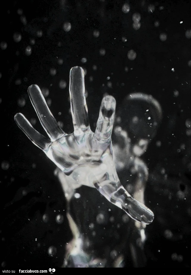 Mano d'acqua