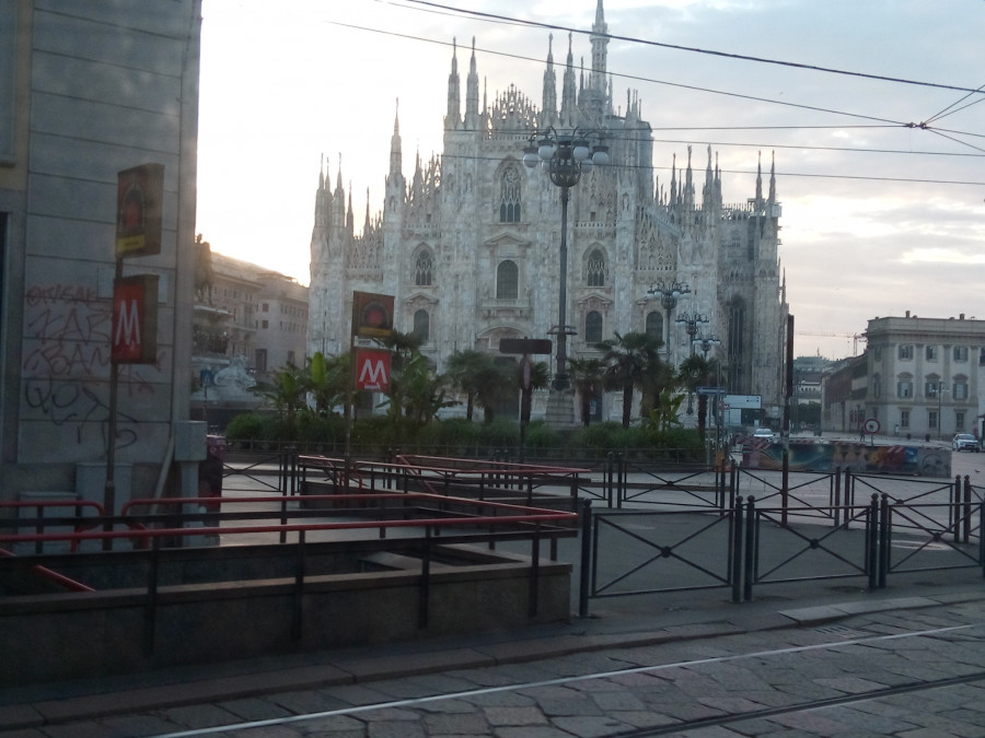 Milano all'alba