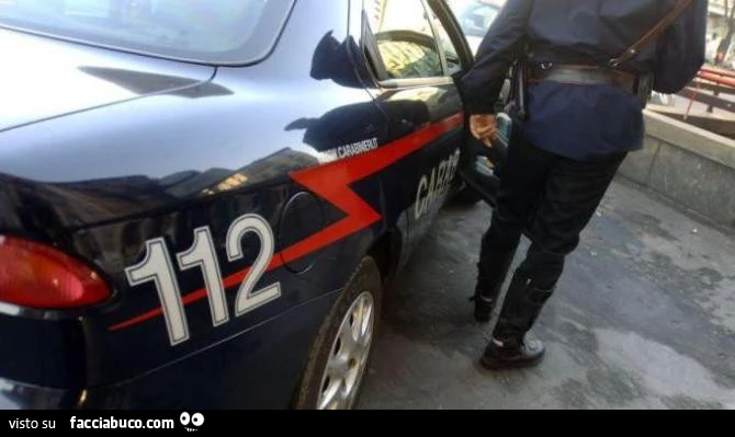 Coronavirus, morto maresciallo dei carabinieri di 53 anni Un carabiniere di 53 anni morto per Coronavirus. L'Arma dei Carabinieri esprime le condoglianze per la morte del Maresciallo Maggiore Massimiliano Maggi, addetto alla Stazione CC di La Spezia 