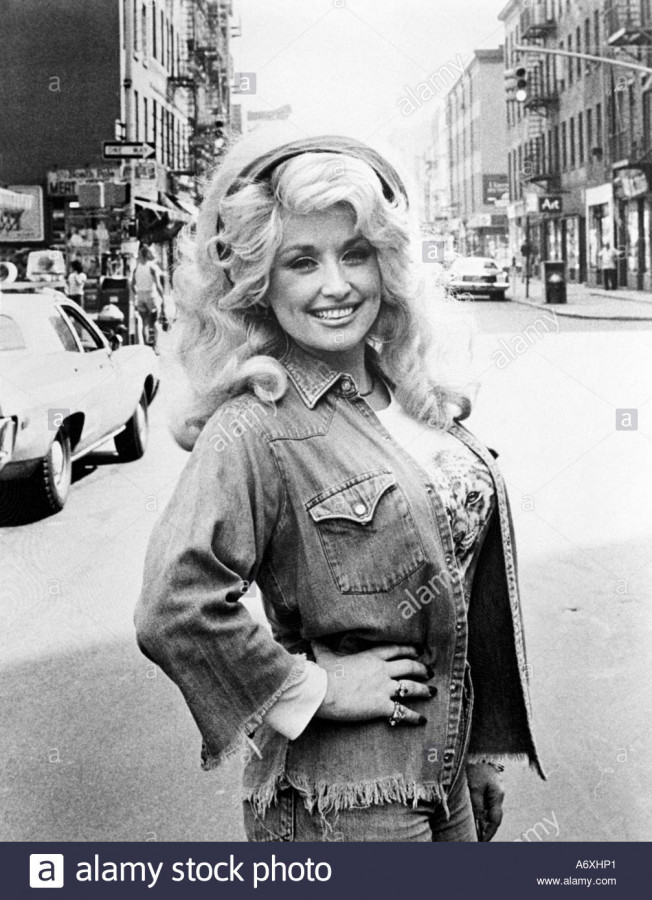 Dolly Parton dopo la plastica
